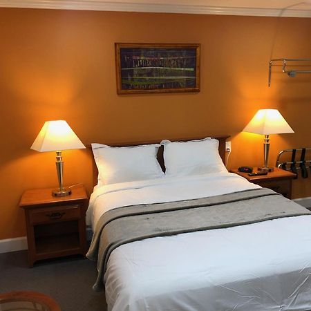 Howard Johnson By Wyndham Ridgecrest, Ca Buitenkant foto