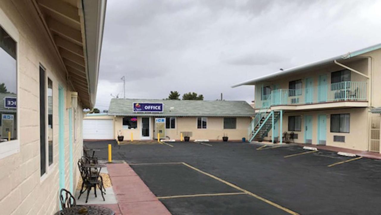 Howard Johnson By Wyndham Ridgecrest, Ca Buitenkant foto
