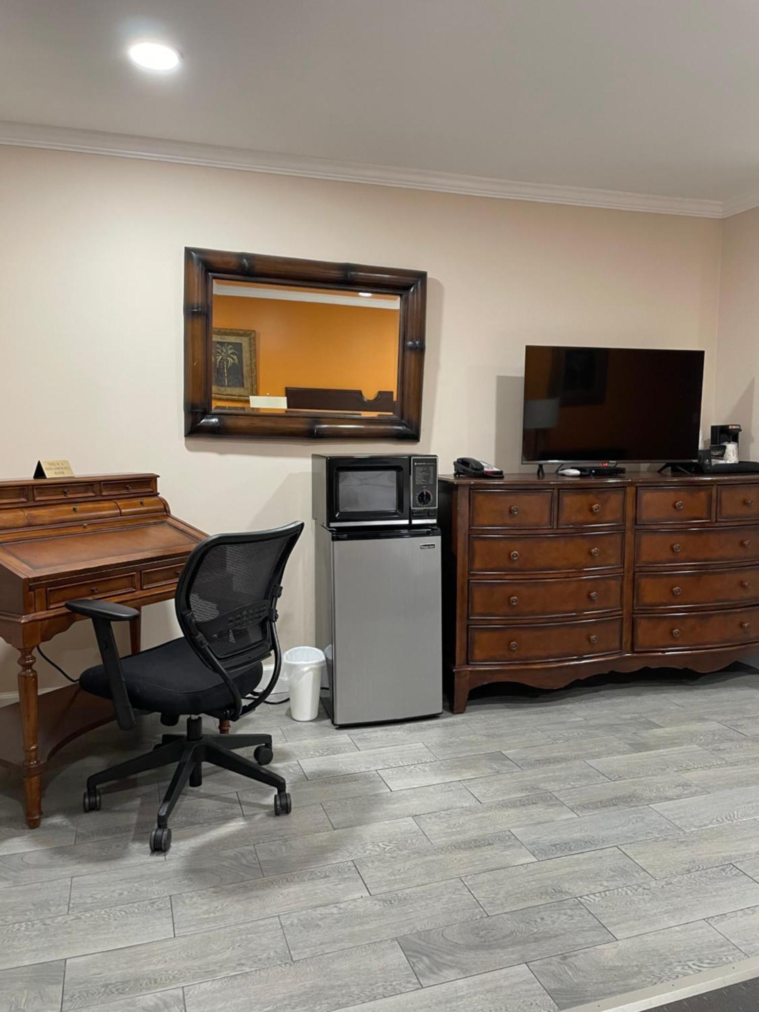 Howard Johnson By Wyndham Ridgecrest, Ca Buitenkant foto