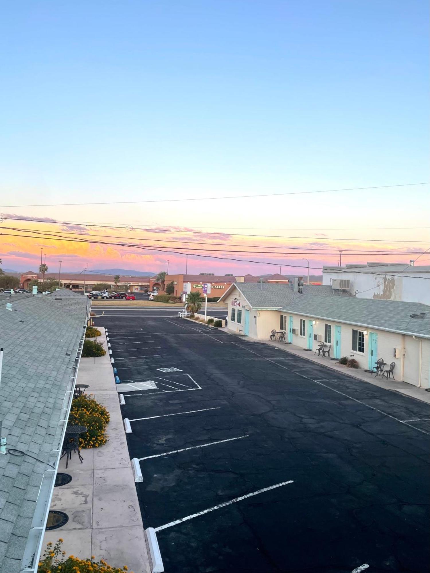 Howard Johnson By Wyndham Ridgecrest, Ca Buitenkant foto