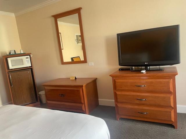 Howard Johnson By Wyndham Ridgecrest, Ca Buitenkant foto